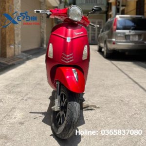 xe máy điện Vespa đỏ chính hãng của Thành Tùng