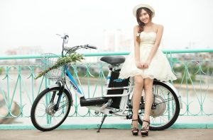 Thay bình ắc quy xe máy điện Vespa, Gogo, Vinfast Klara A2 đúng kỹ thuật