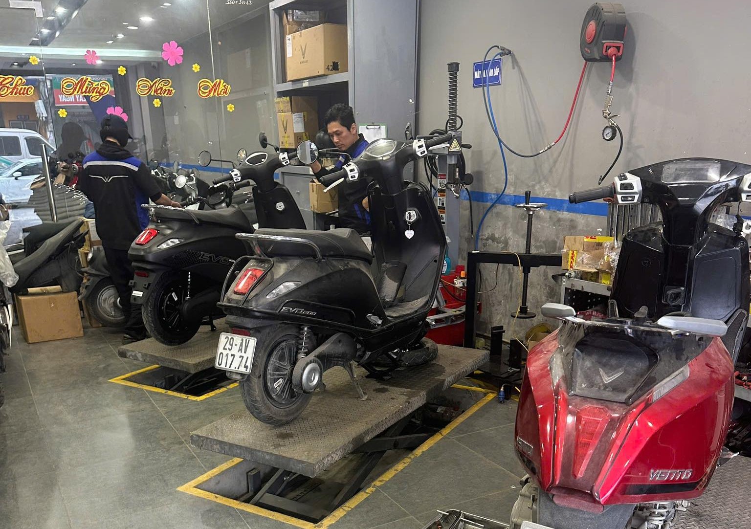 Học sửa xe điện VinFast – nghề mới đang thiếu thợ trầm trọng